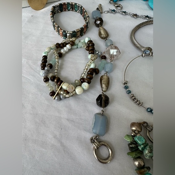 Set of 10 blue and neutral vibe bracelets - Picture 7 of 7